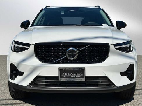 New 2025 Volvo XC40 B5 Ultra w/ Climate Package image 8