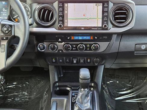 Certified 2022 Toyota Tacoma TRD Off-Road w/ TRD Premium Off Road Package AWD/4WD image 16