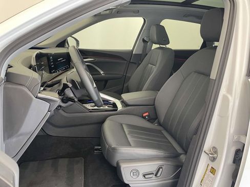 Certified 2025 Audi Q5 Premium w/ Convenience Package AWD/4WD image 5