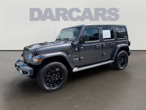 Used 2022 Jeep Wrangler Unlimited Sahara w/ Cold Weather Group AWD/4WD image 3