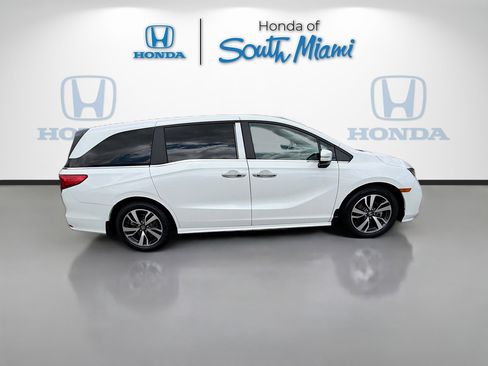 Certified 2024 Honda Odyssey Touring image 8