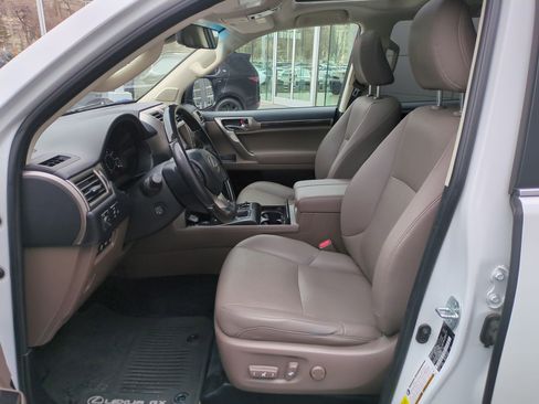 Used 2021 Lexus GX 460 Premium w/ Accessory Package image 15