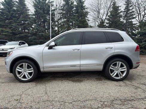 Used 2014 Volkswagen Touareg VR6 image 7