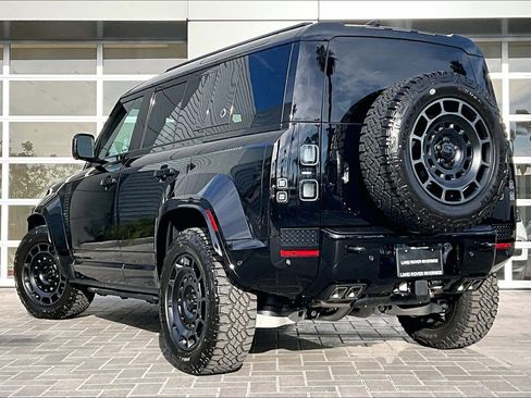 New 2026 Land Rover Defender 110 OCTA image 3