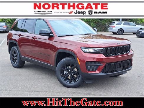 New 2025 Jeep Grand Cherokee Altitude image 1