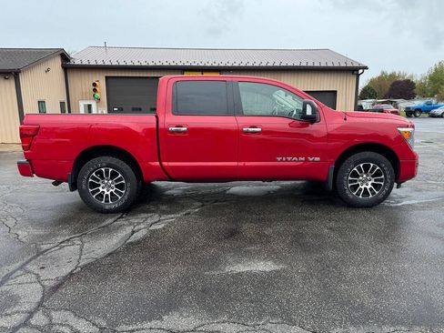 Used 2021 Nissan Titan SV w/ SV Convenience Package AWD/4WD image 6