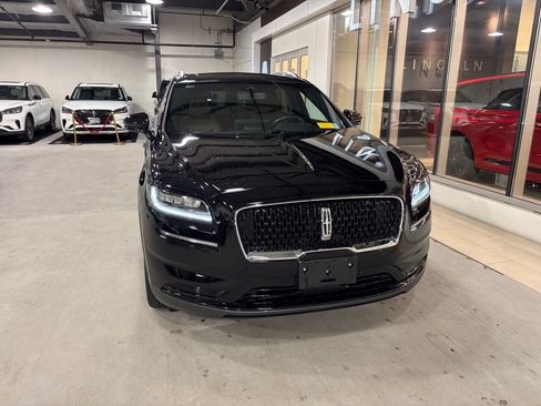 Used 2023 Lincoln Nautilus Reserve w/ Monochromatic Package AWD/4WD image 2