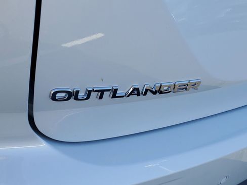 New 2026 Mitsubishi Outlander ES image 26