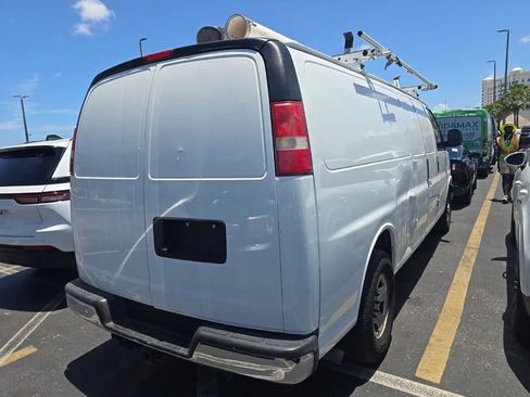 Used 2017 Chevrolet Express 2500 Extended RWD image 4