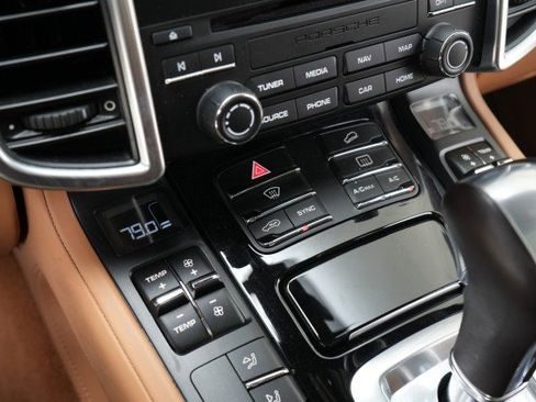 Used 2017 Porsche Cayenne Turbo image 71