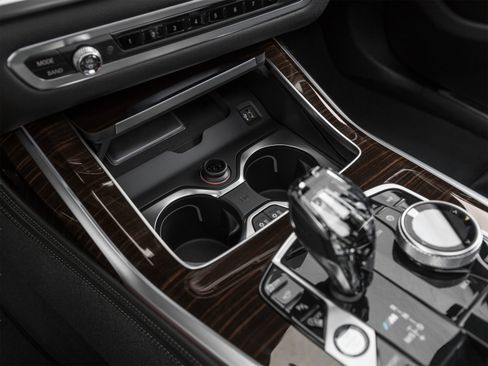Used 2022 BMW X7 M50i w/ Dynamic Handling Package AWD/4WD image 25