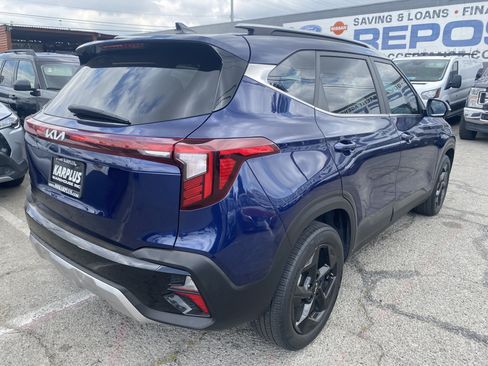 Used 2024 Kia Seltos EX FWD image 9