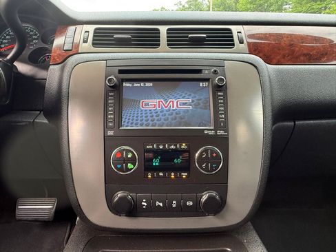 Used 2013 GMC Sierra 2500 SLT w/ Entertainment Package AWD/4WD image 13