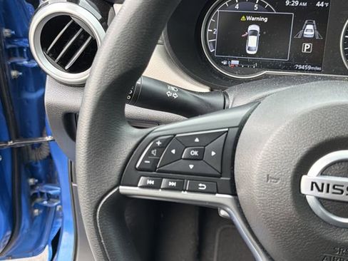 Used 2021 Nissan Versa SV image 17