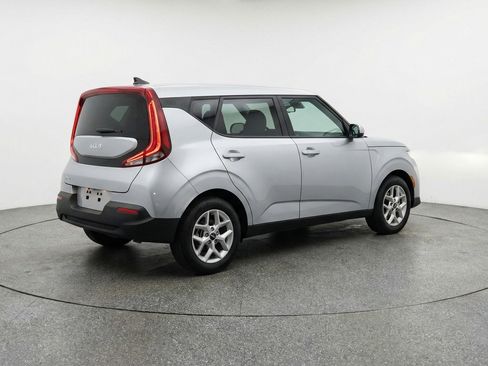 Used 2025 Kia Soul LX w/ LX Technology Package image 9