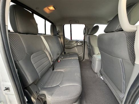 Used 2019 Nissan Frontier Desert Runner image 14