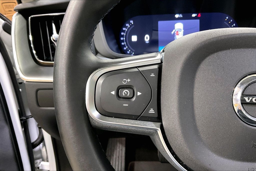 Certified 2024 Volvo XC60 B5 Core AWD/4WD image 12