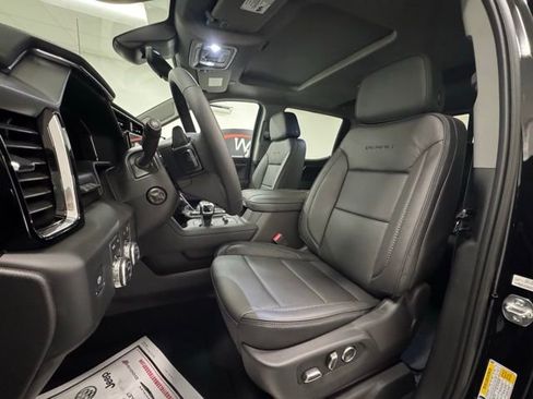New 2026 GMC Sierra 1500 Denali w/ Denali Reserve Package image 14
