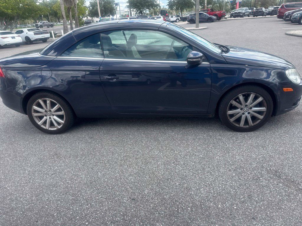 Used 2010 Volkswagen Eos Komfort FWD image 4
