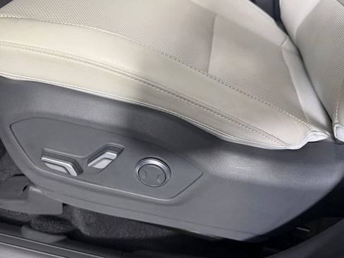 Used 2025 Hyundai Santa Fe SEL AWD/4WD image 23