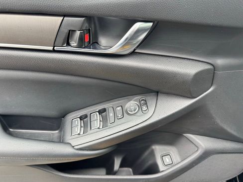 Used 2022 Honda Accord LX image 17