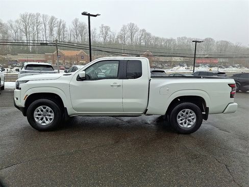 Used 2024 Nissan Frontier SV w/ Technology Package image 4