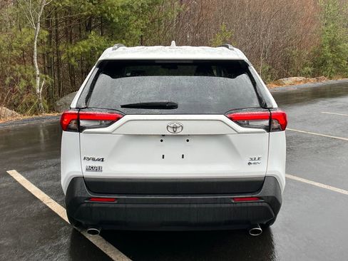 Used 2025 Toyota RAV4 XLE image 4