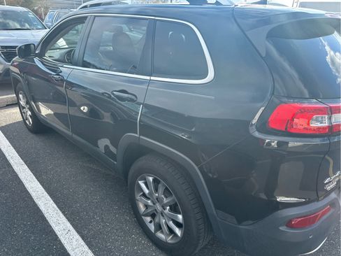 Used 2018 Jeep Cherokee Limited AWD/4WD image 3