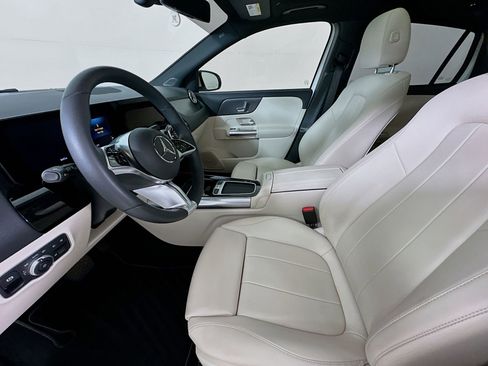 Certified 2025 Mercedes-Benz GLA 250 image 22