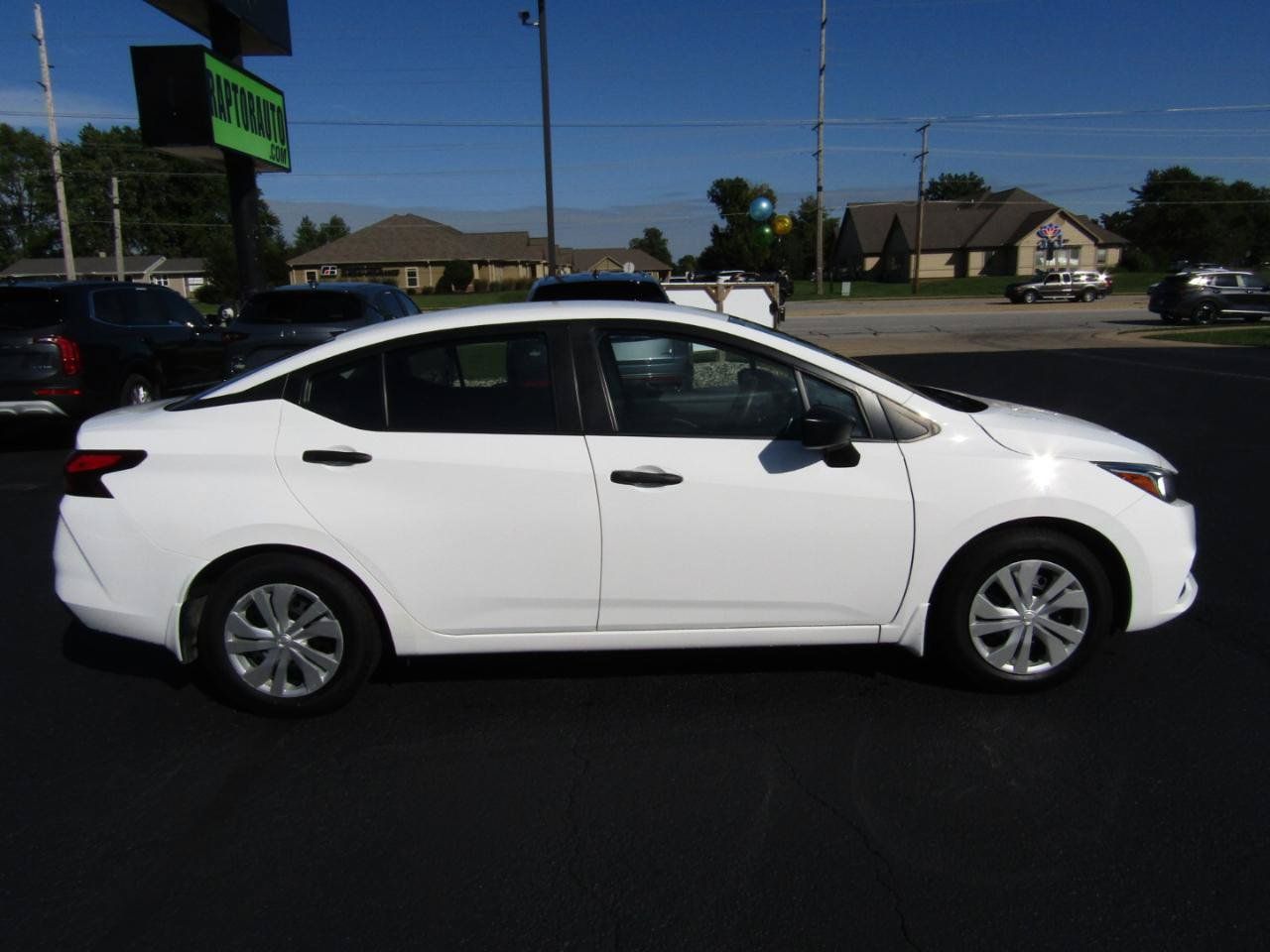 Used 2020 Nissan Versa S FWD image 9