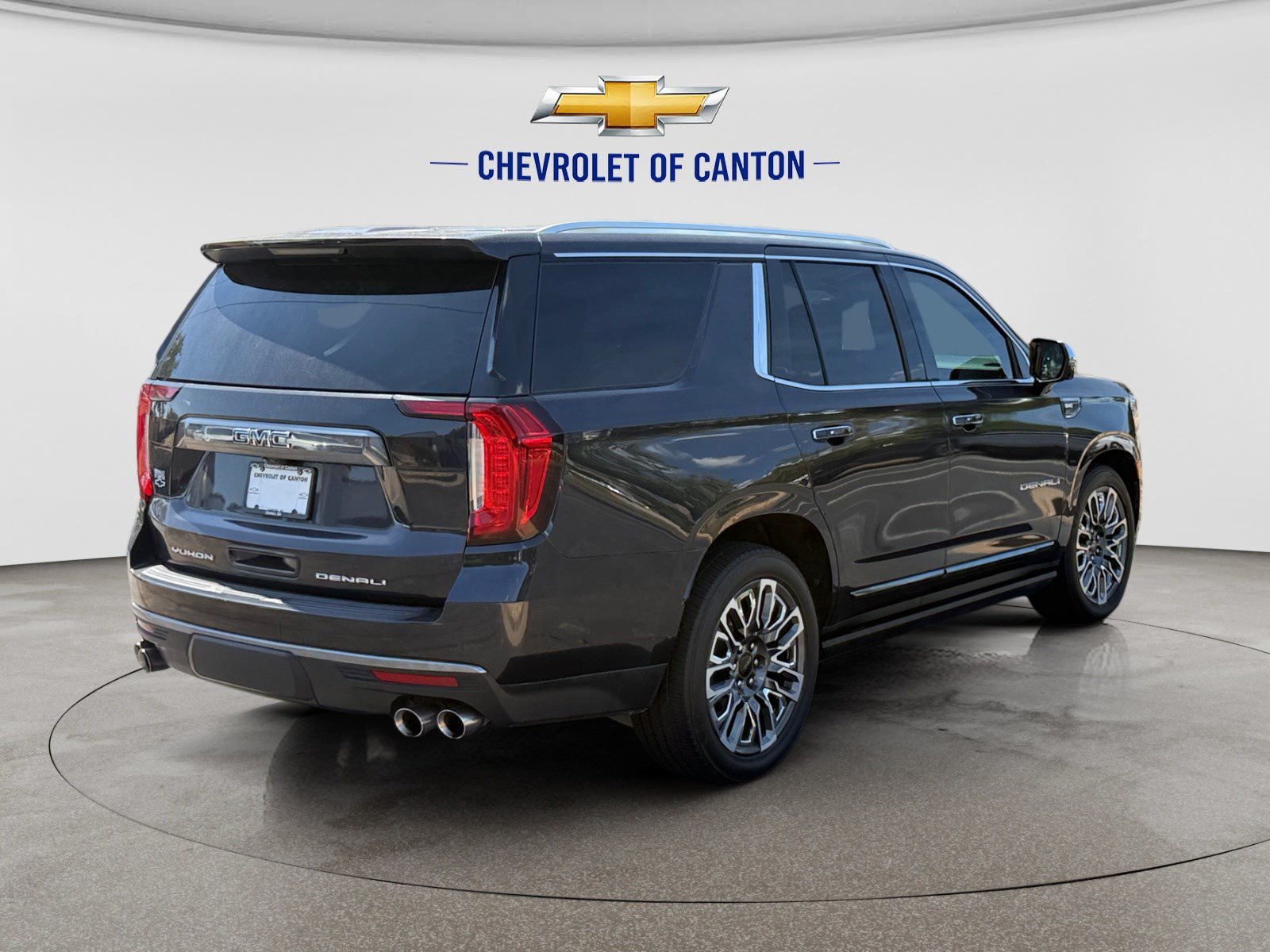 Used 2023 GMC Yukon Denali Ultimate AWD/4WD image 5