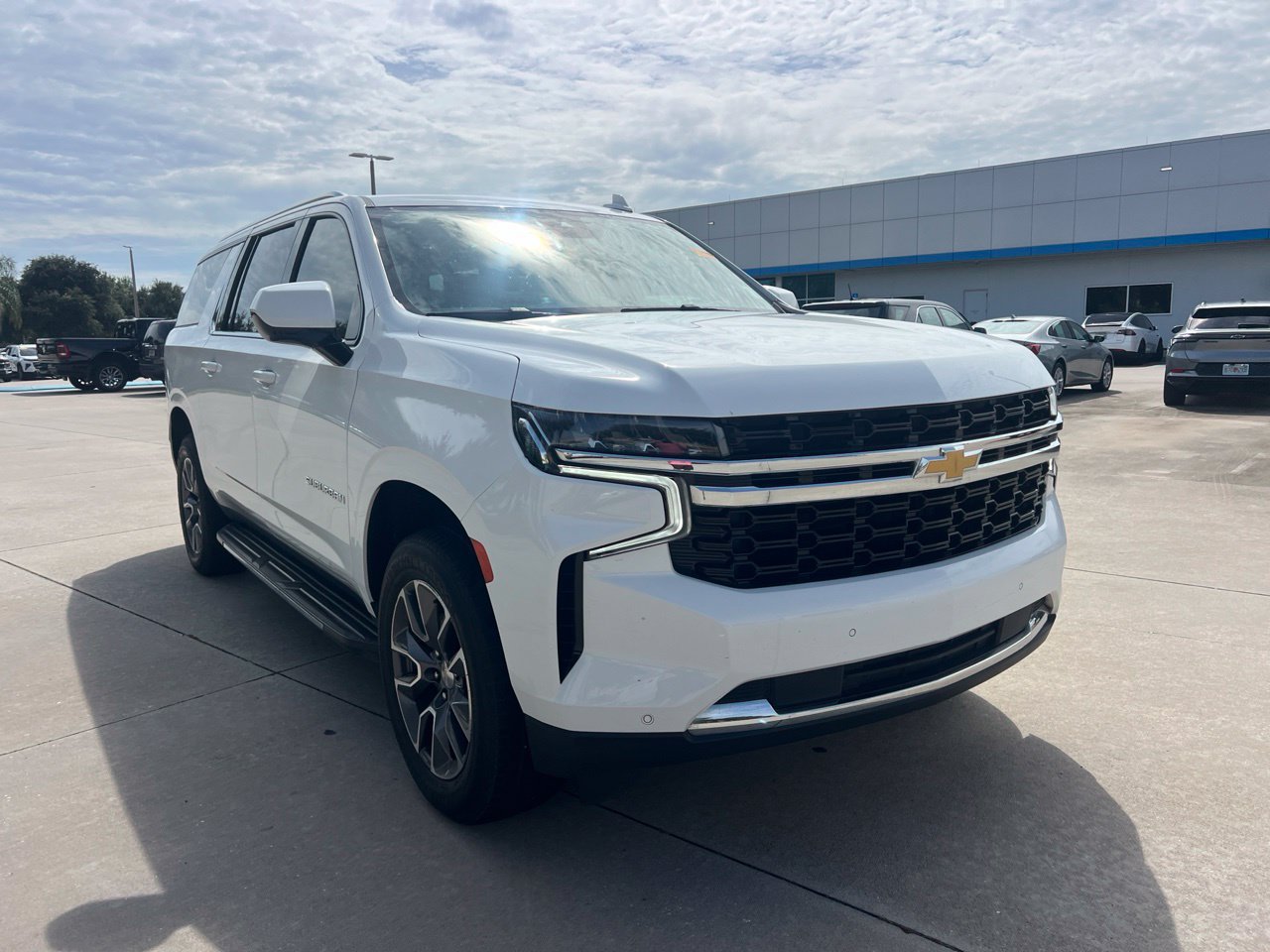 Certified 2023 Chevrolet Suburban LS w/ Driver Alert Package RWD image 11