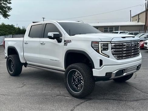 Used 2022 GMC Sierra 1500 Denali w/ Denali Reserve Package AWD/4WD image 2