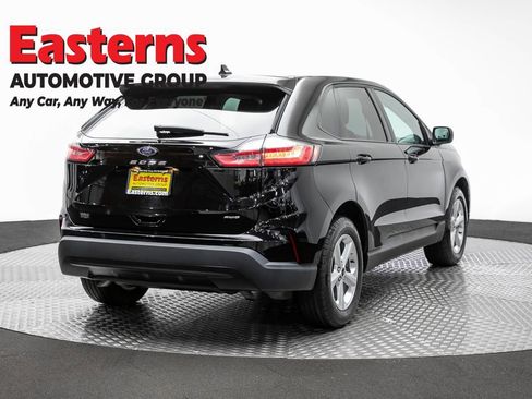 Used 2023 Ford Edge SE AWD/4WD image 5