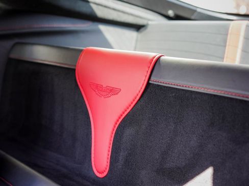 Used 2019 Aston Martin V8 Vantage Coupe RWD image 17