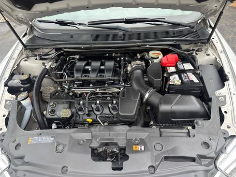 Used 2017 Ford Taurus SE FWD image 24