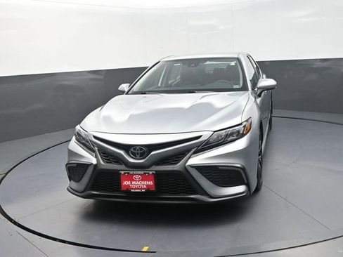 Used 2024 Toyota Camry SE FWD image 2
