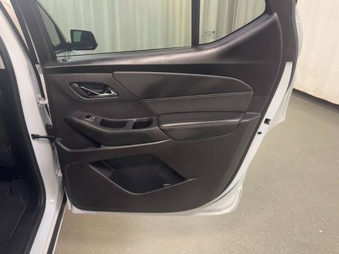 Used 2021 Chevrolet Traverse Premier image 36