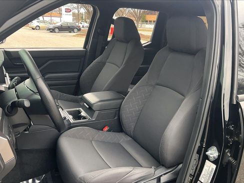 Used 2025 Toyota Tacoma SR5 image 29