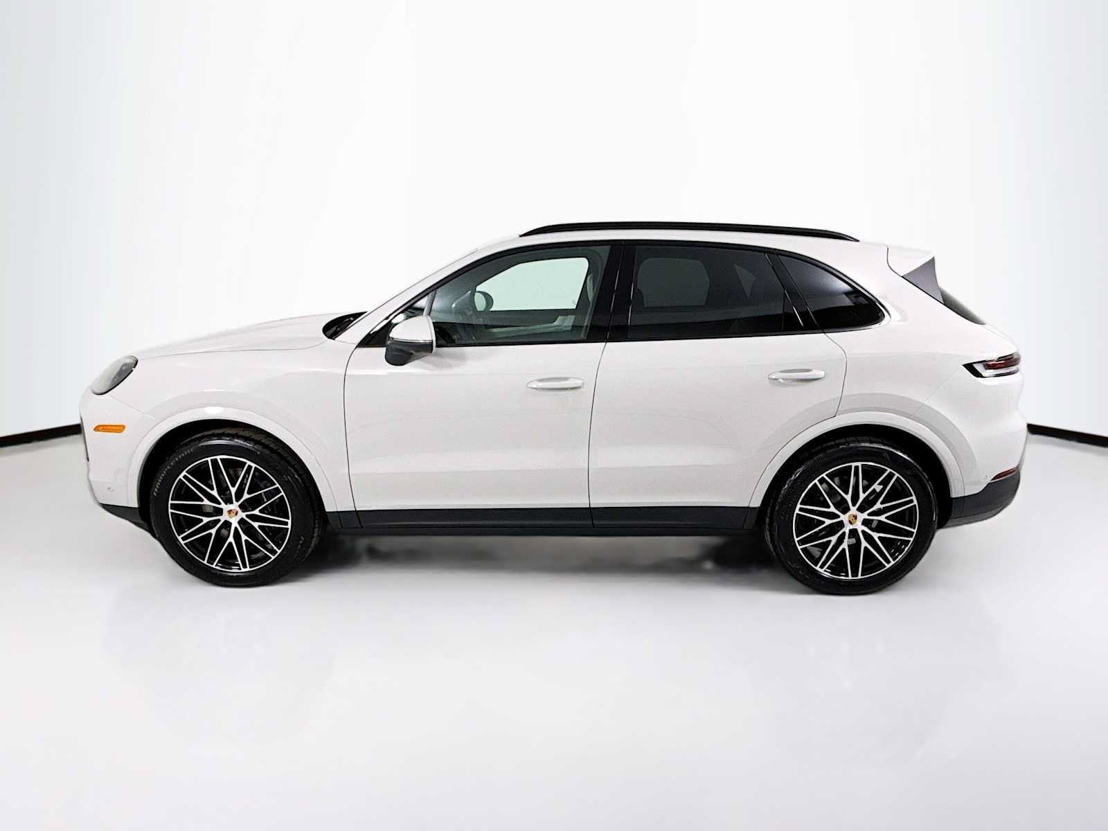 Used 2026 Porsche Cayenne AWD/4WD image 2