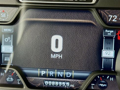 Used 2023 RAM 2500 Laramie AWD/4WD image 2