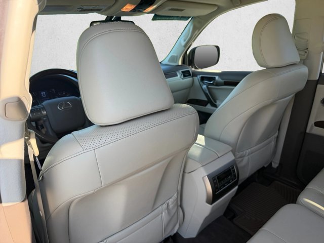 Used 2016 Lexus GX 460 Luxury AWD/4WD image 18