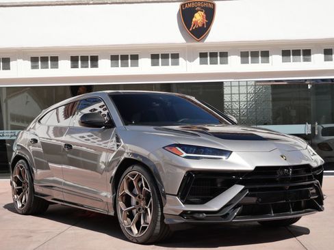 Used 2023 Lamborghini Urus Performante AWD/4WD image 1