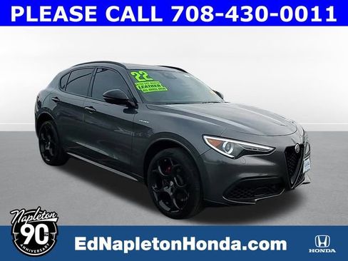 Used 2022 Alfa Romeo Stelvio Veloce image 3