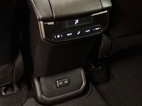 Used 2024 Toyota Highlander XSE image 30