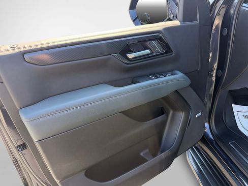 Certified 2025 GMC Yukon XL AT4 AWD/4WD image 14