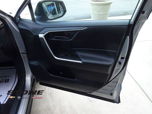 Used 2021 Toyota RAV4 LE w/ Carpet Mat Package (TMS) image 29