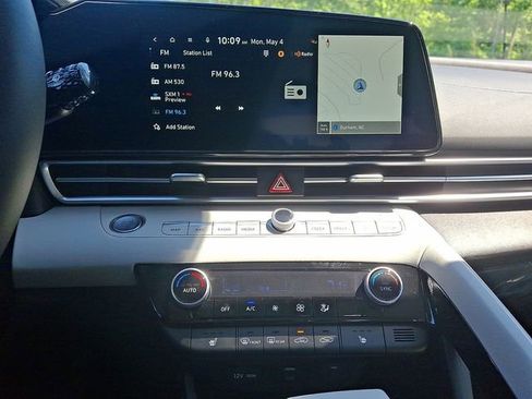 New 2026 Hyundai Elantra Limited FWD image 17