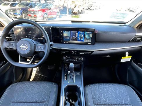 New 2026 Nissan Kicks SV image 5