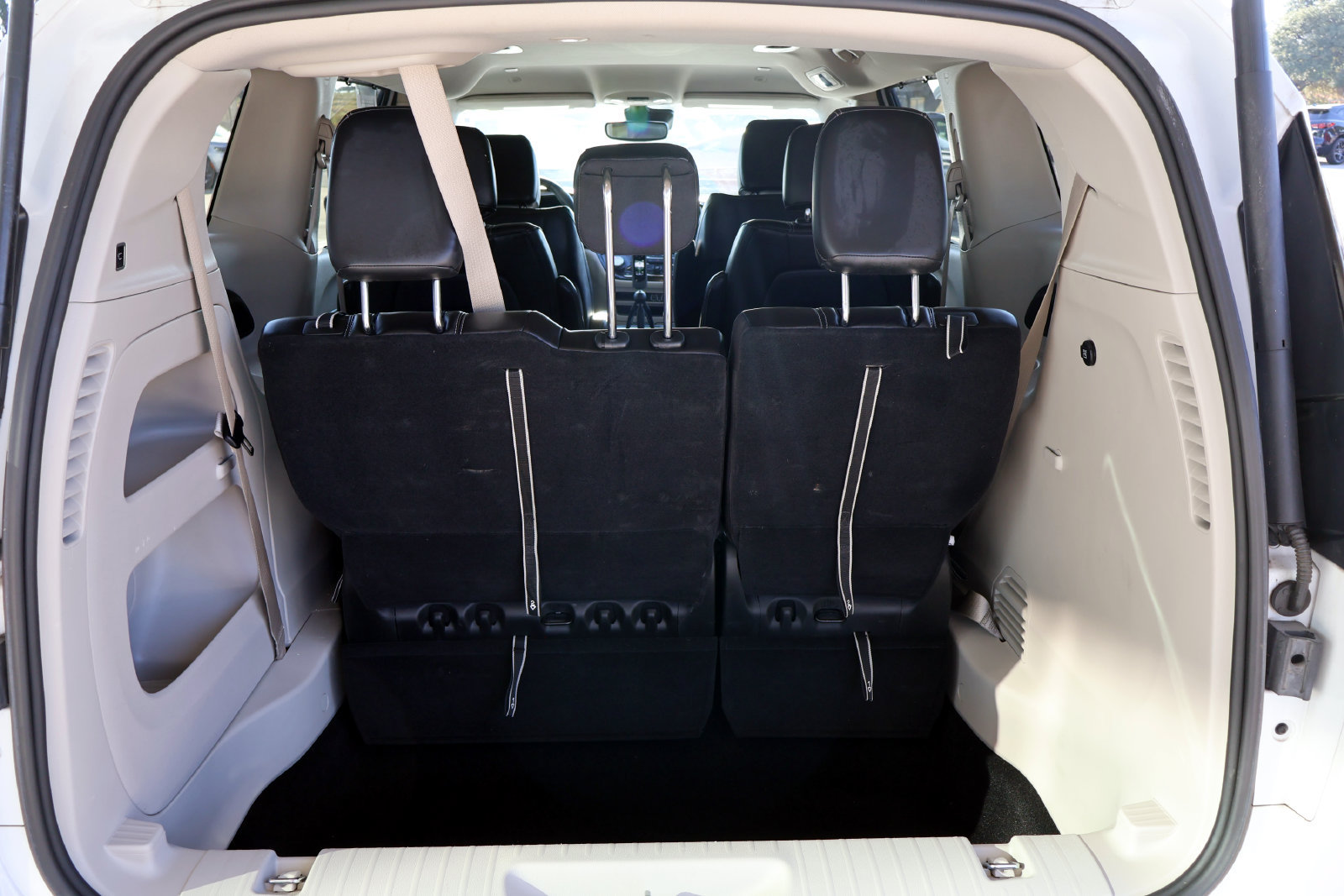 Used 2024 Chrysler Pacifica Touring-L FWD image 10